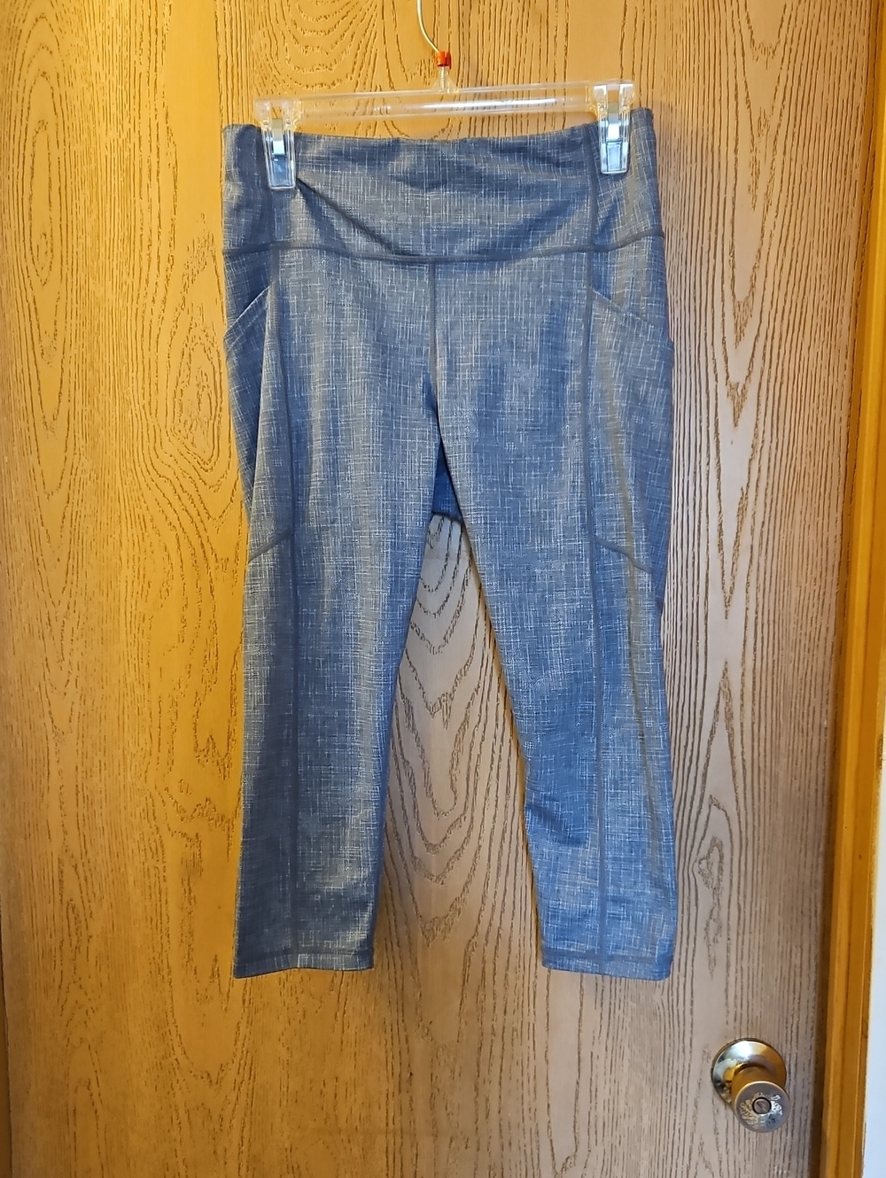 Gray/Blue Textured Cropped Leggings